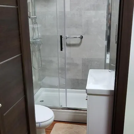 Aurora אכסניה *